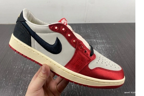 Trophy Low Jordan 1 OG Away Retro Room FN0432-100 0212